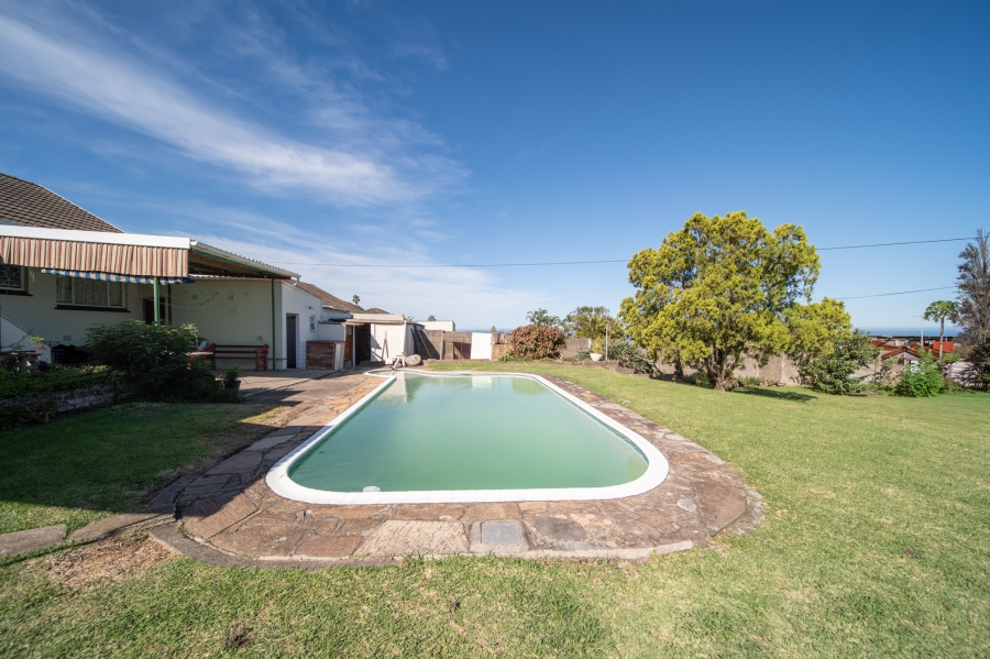 3 Bedroom Property for Sale in Sunnyridge Eastern Cape